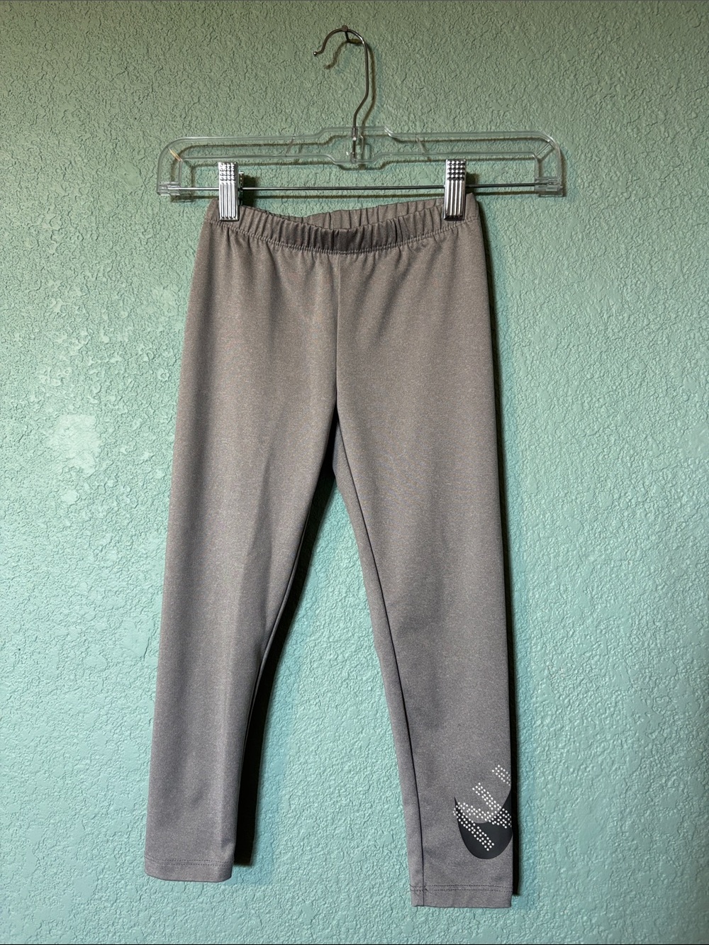 Nike Kids Gray Dri-Fit Leggings with Swoosh Graphic Girls Size 6 Good